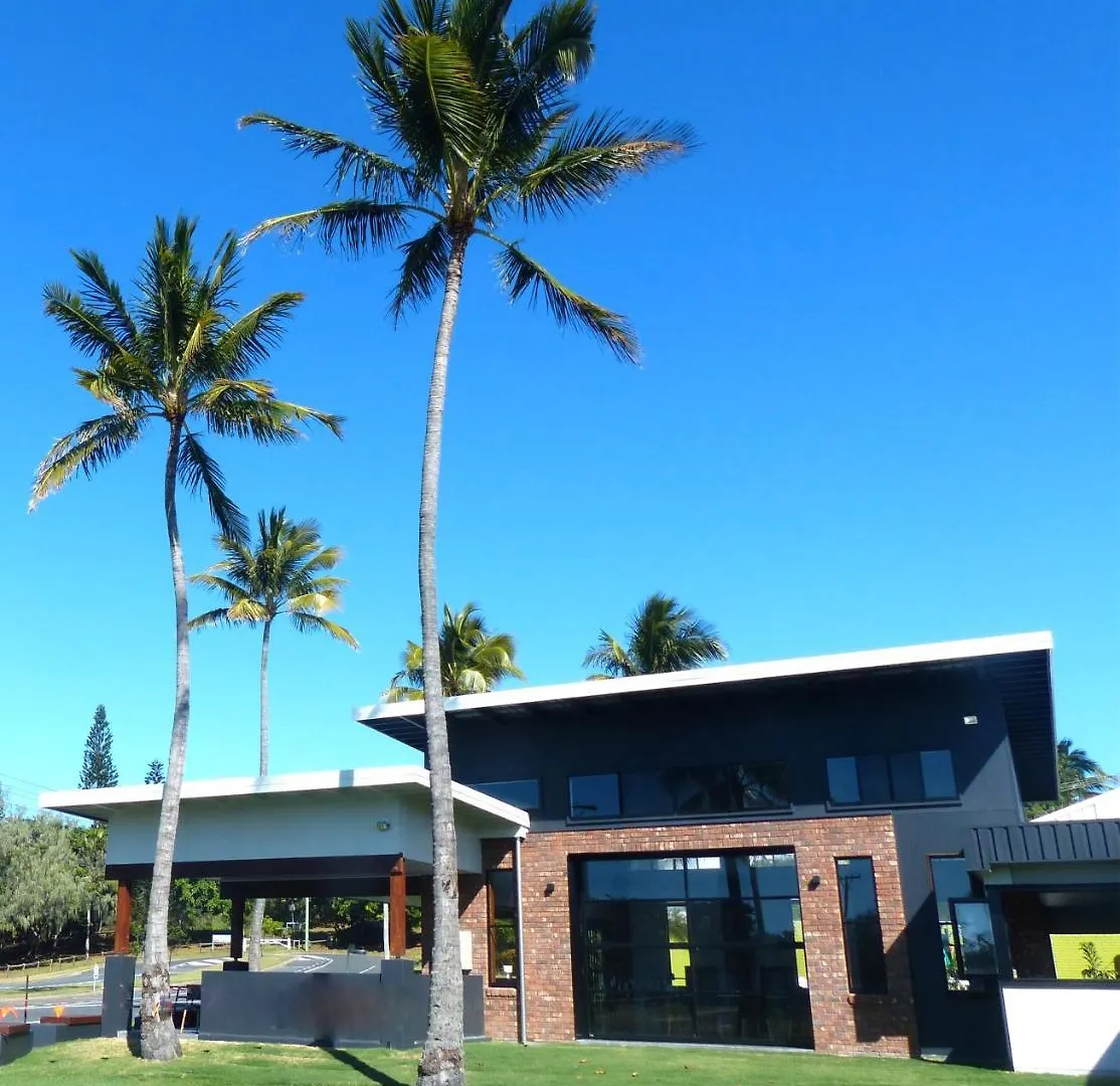 Mackay Seabreeze Apartments 4*,